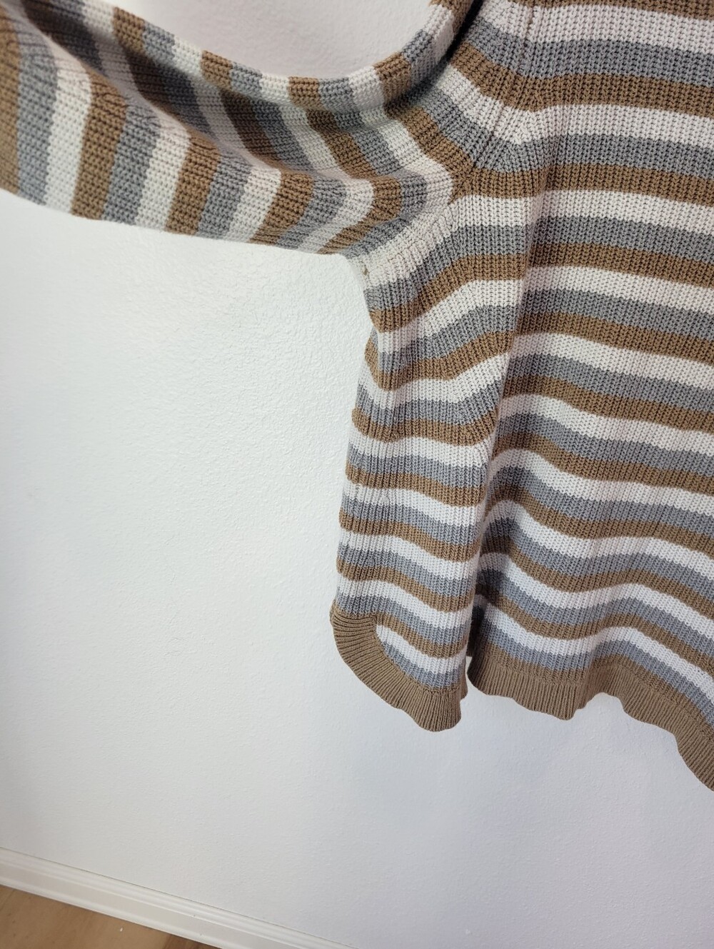 Lane Bryant Womens 22/24 Striped Crewneck Sweater Gray Tan White Loose Fit - Picture 4 of 5
